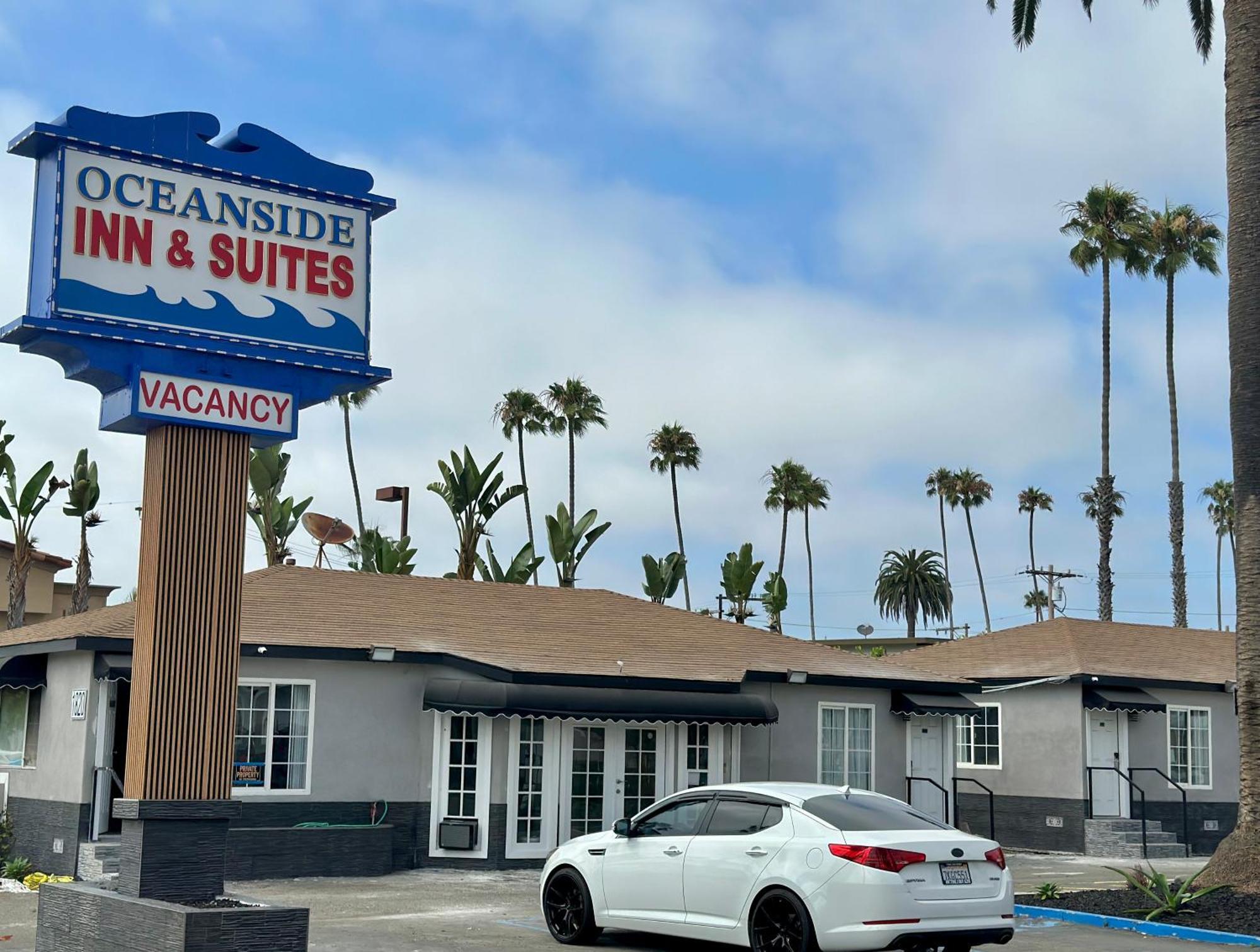 Oceanside Inn & Suites Екстериор снимка