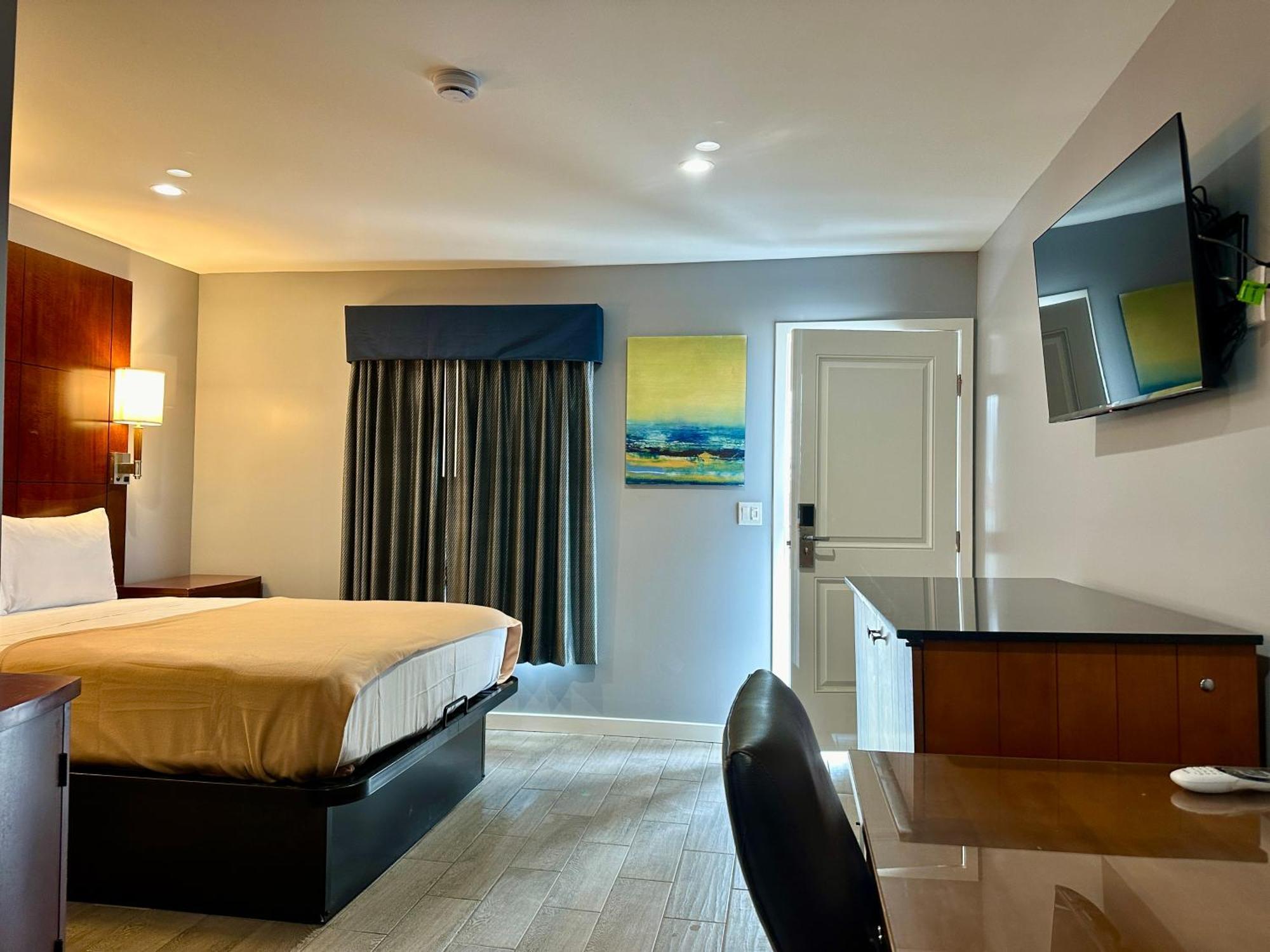 Oceanside Inn & Suites Екстериор снимка