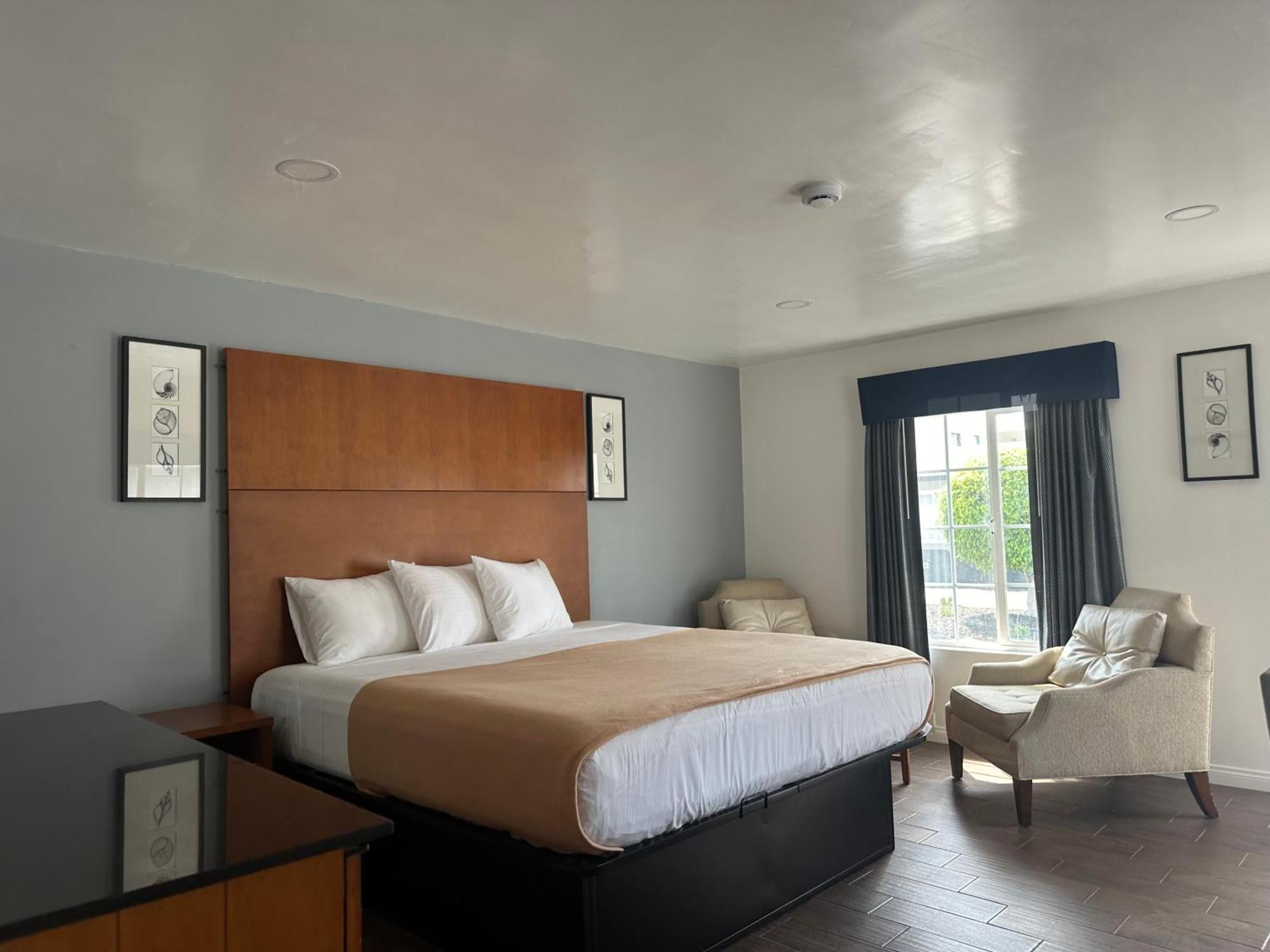 Oceanside Inn & Suites Екстериор снимка