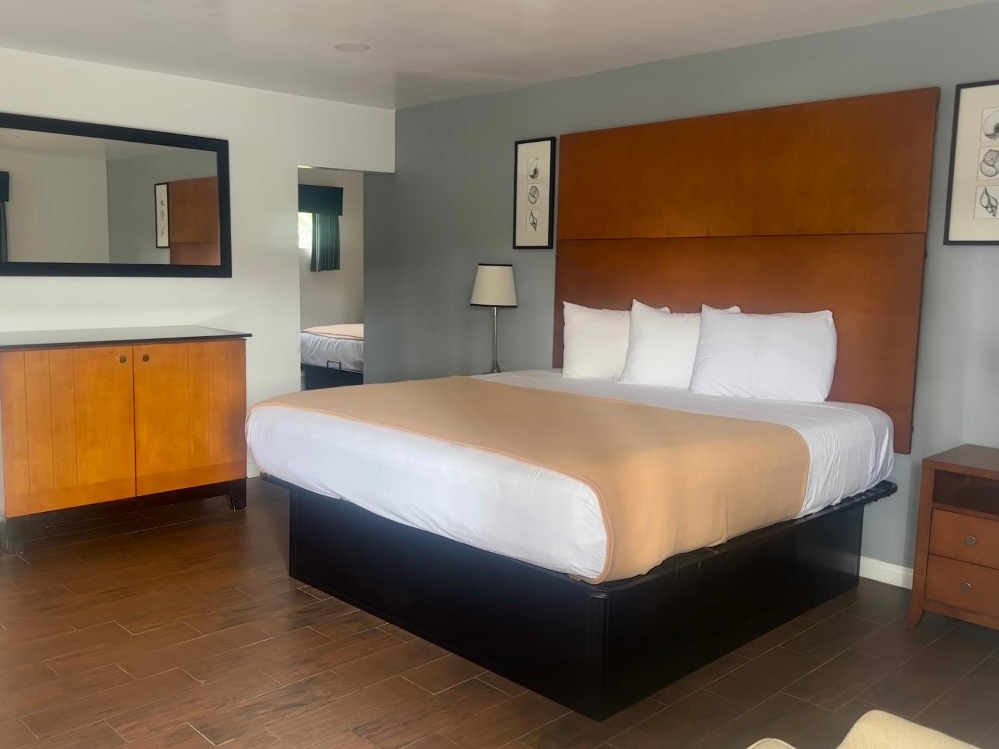 Oceanside Inn & Suites Екстериор снимка