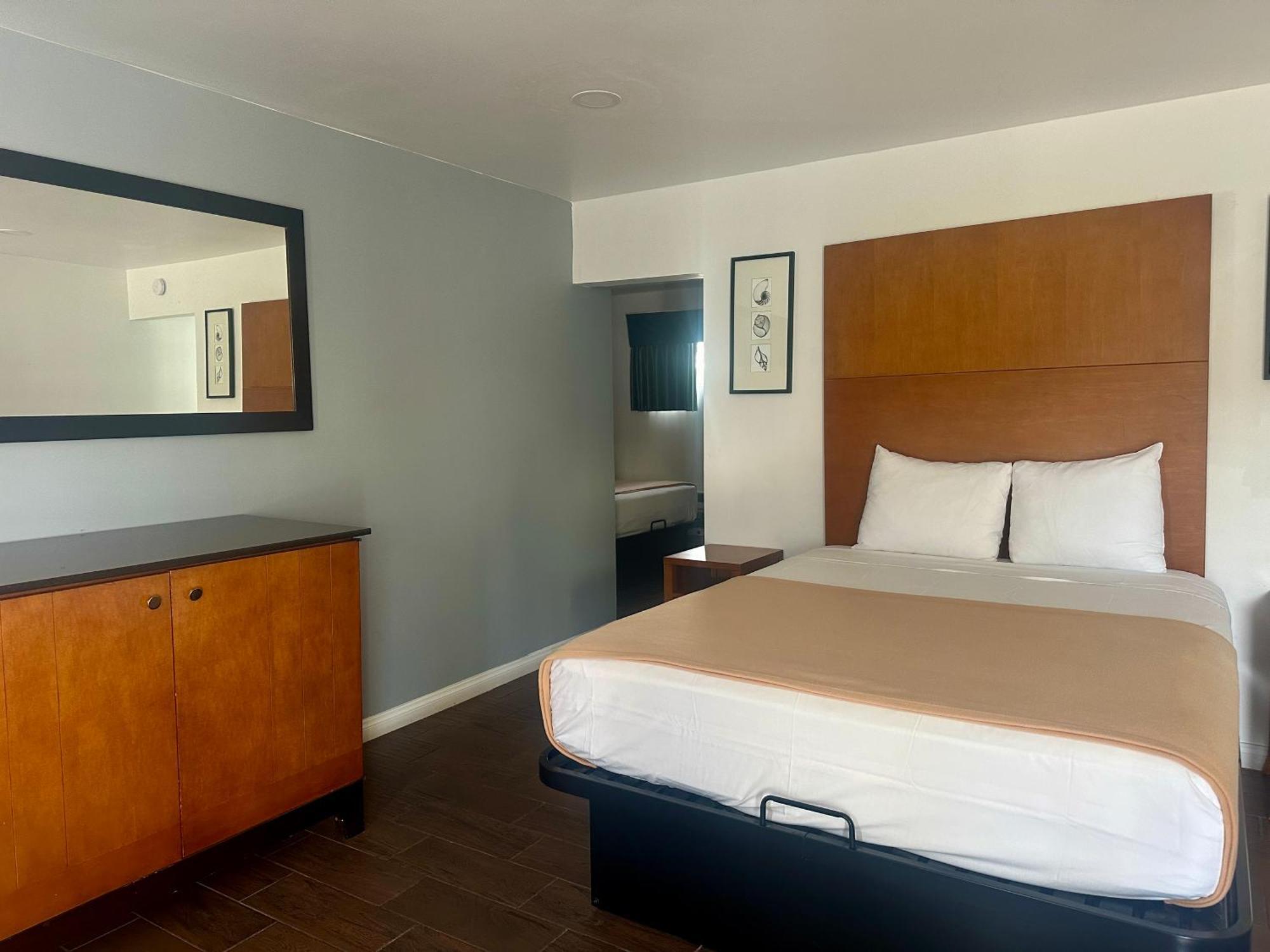 Oceanside Inn & Suites Екстериор снимка