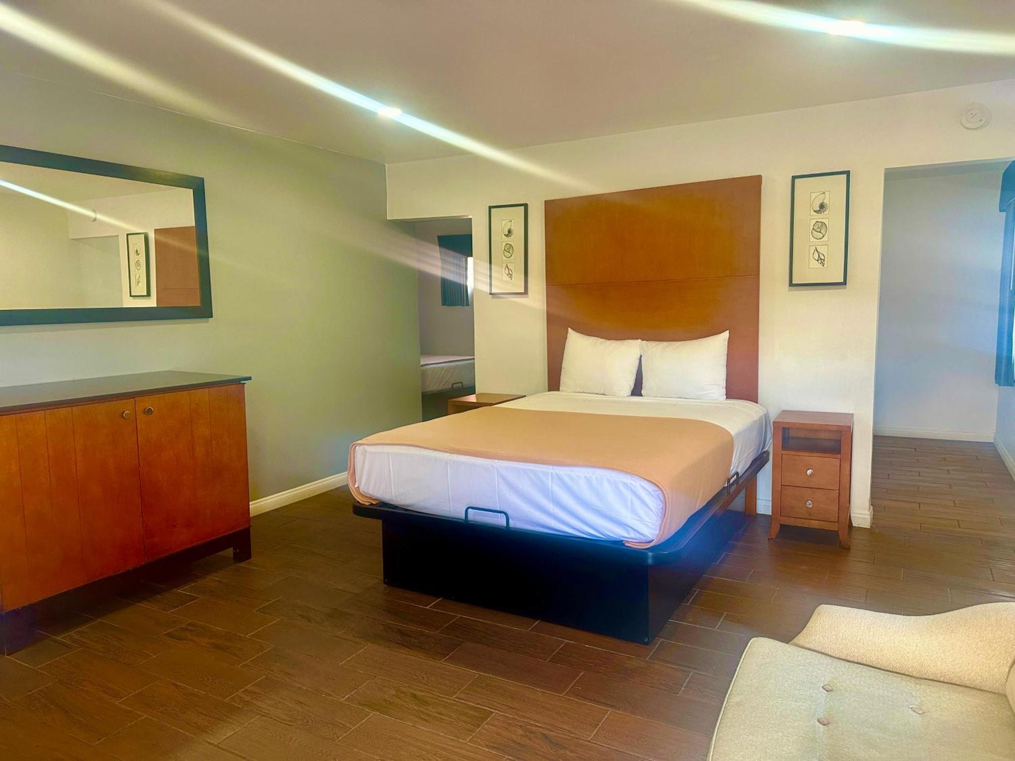 Oceanside Inn & Suites Екстериор снимка