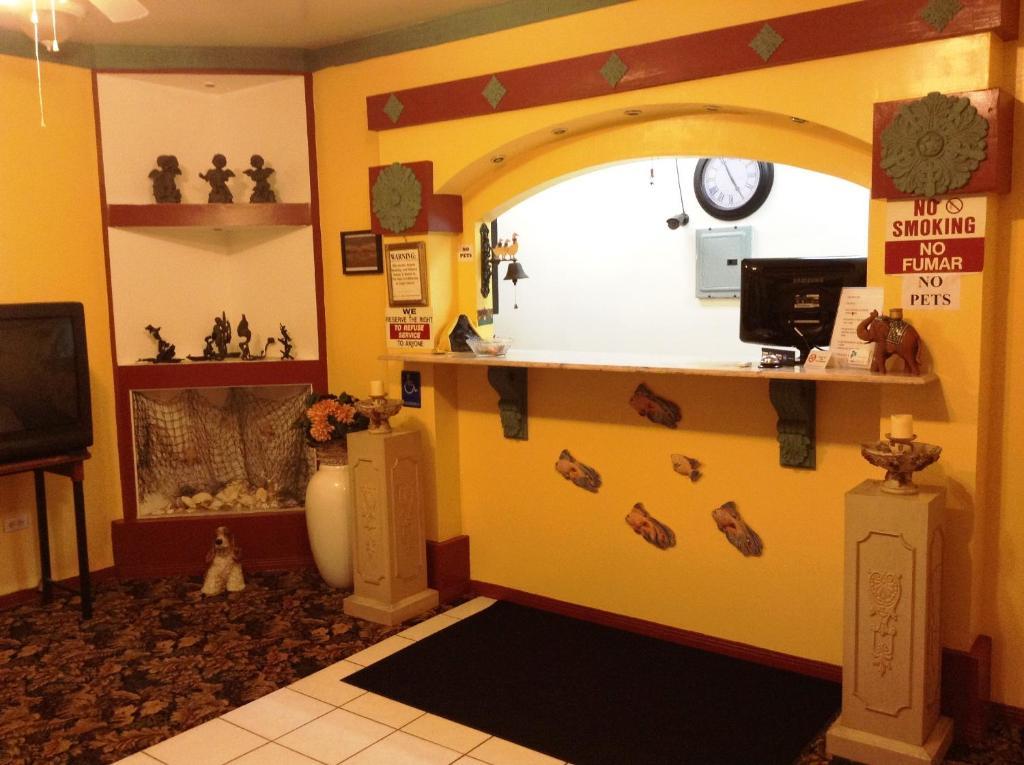 Oceanside Inn & Suites Екстериор снимка
