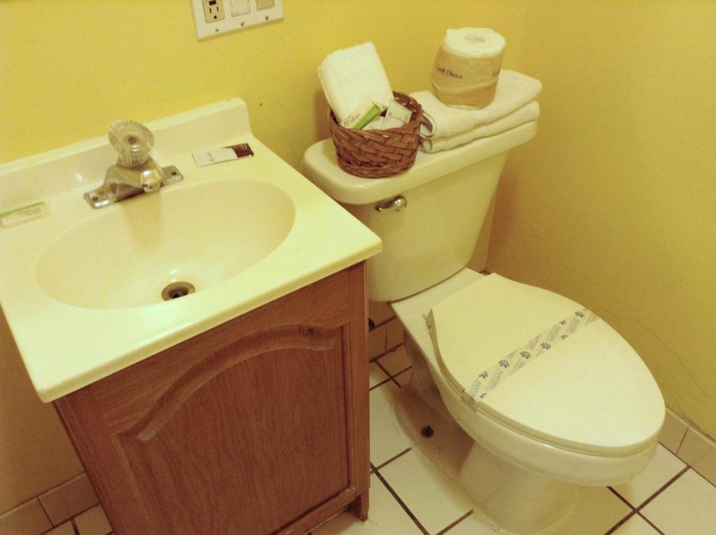 Oceanside Inn & Suites Стая снимка