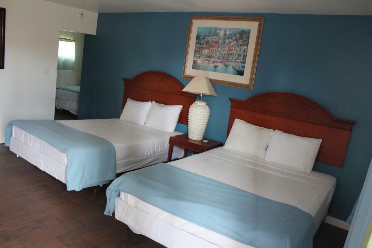 Oceanside Inn & Suites Екстериор снимка