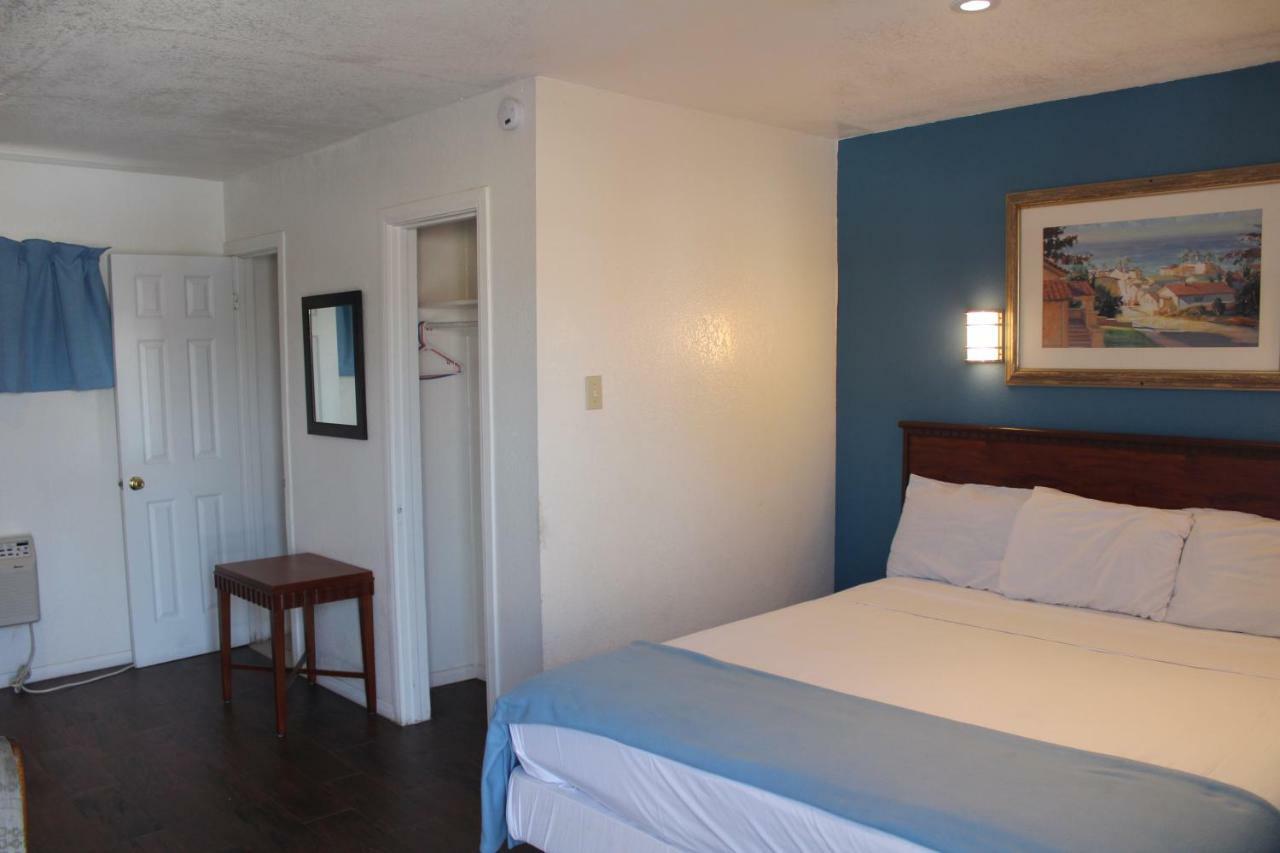 Oceanside Inn & Suites Екстериор снимка