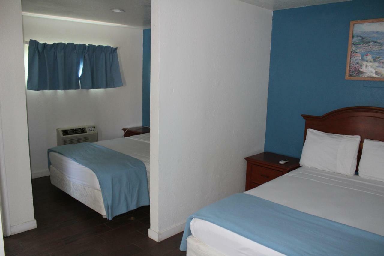 Oceanside Inn & Suites Екстериор снимка