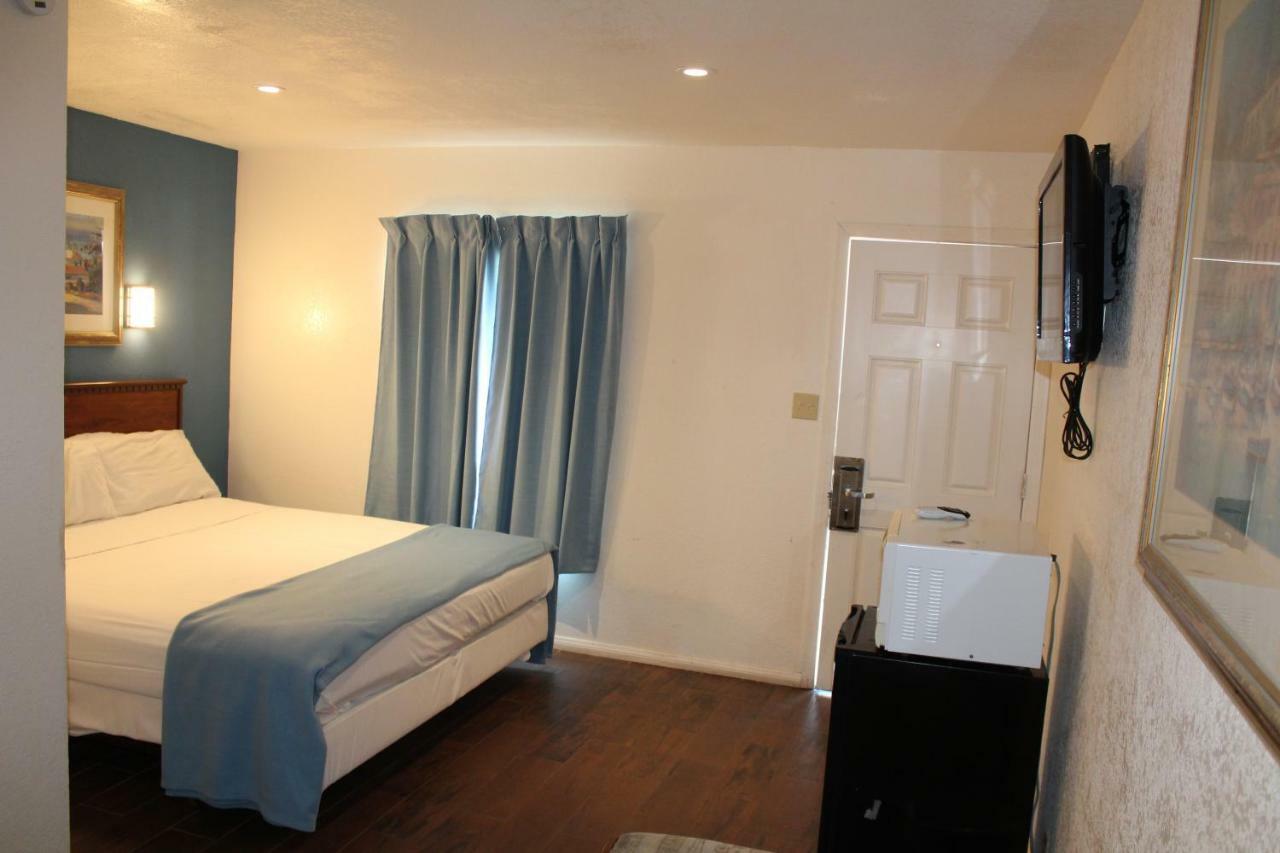 Oceanside Inn & Suites Екстериор снимка